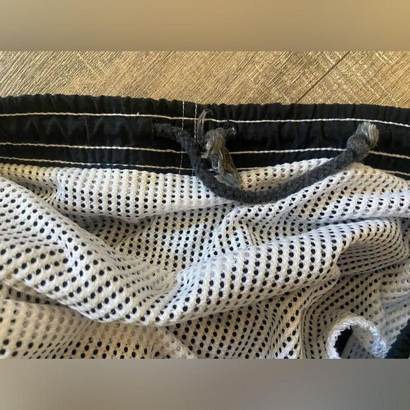 Unbranded Men's Black and Red Swim-briefs-shorts - Picture 4 of 7